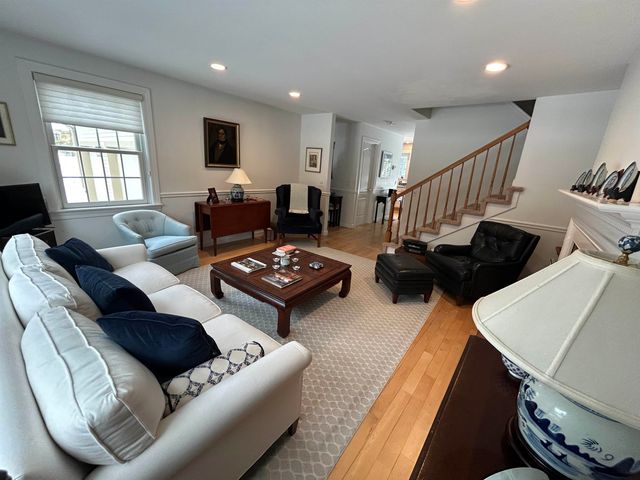 15 Prentiss Way, Exeter, NH 03833