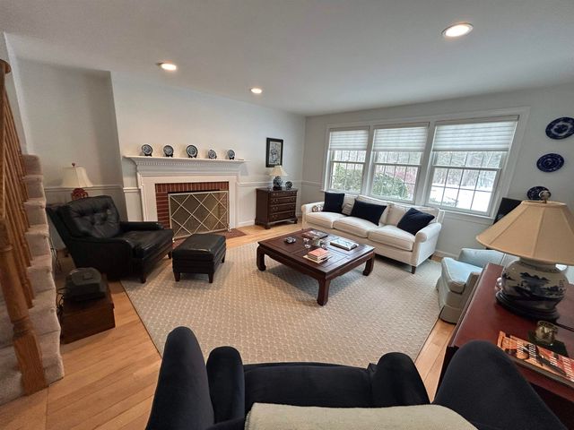 15 Prentiss Way, Exeter, NH 03833