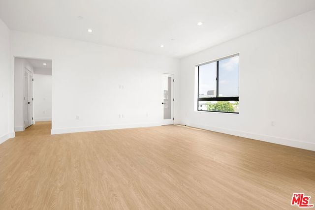 8555 Colgate Avenue 402, Los Angeles, CA 90048