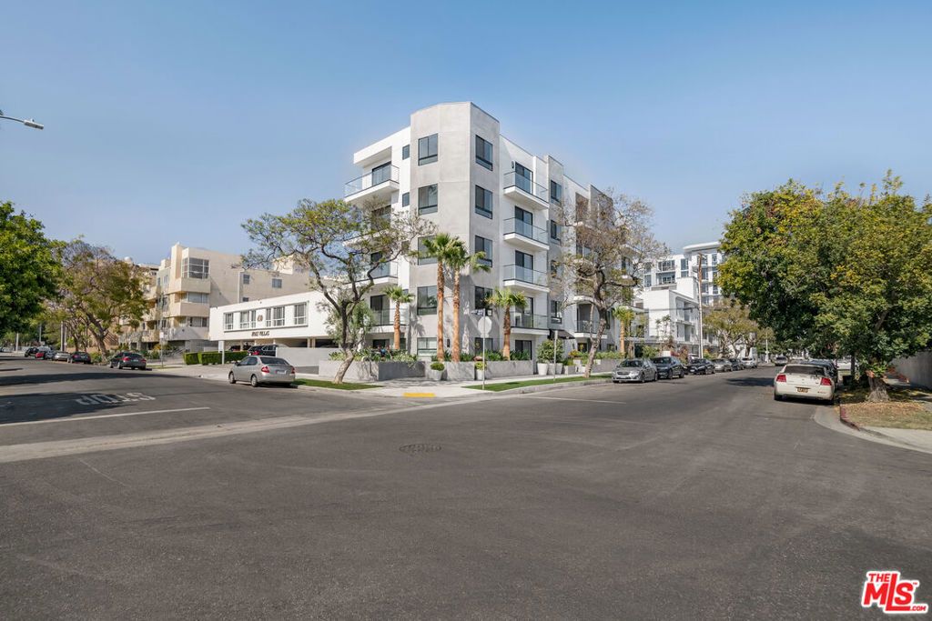 8555 Colgate Avenue 402, Los Angeles, CA 90048
