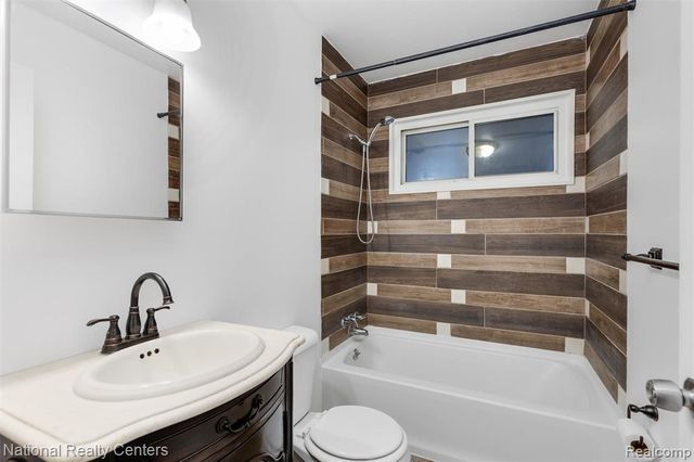 11076 Essex Avenue, Warren, MI 48089