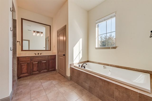 10543 Steinbeck Lane, Irving, TX 75063