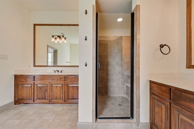 10543 Steinbeck Lane, Irving, TX 75063