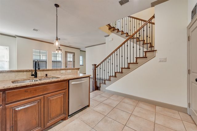 10543 Steinbeck Lane, Irving, TX 75063