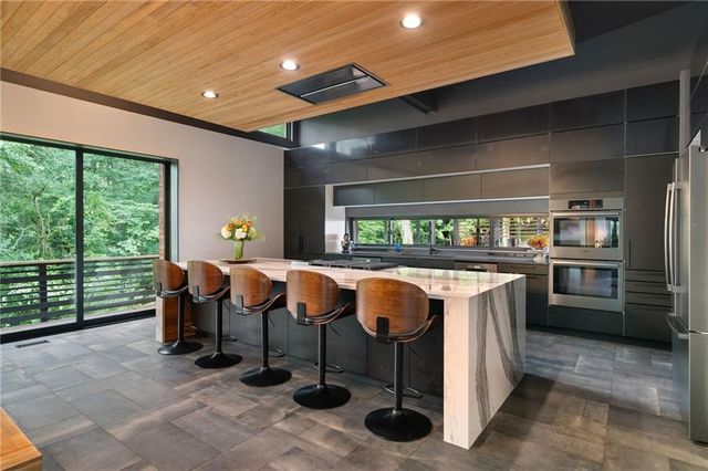 242 Valley Ridge Drive, Roswell, GA 30075