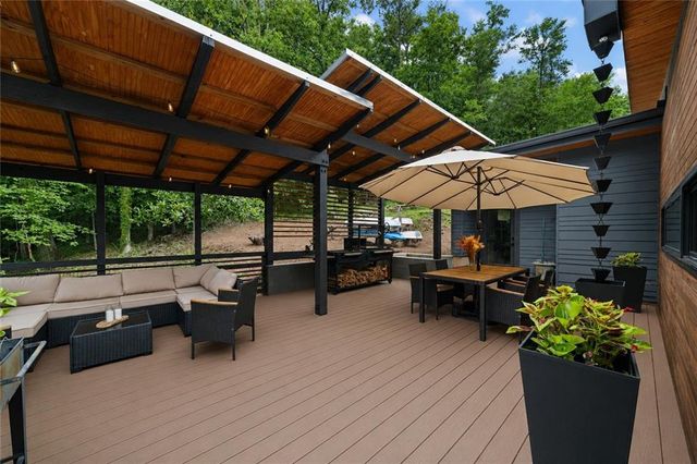 242 Valley Ridge Drive, Roswell, GA 30075