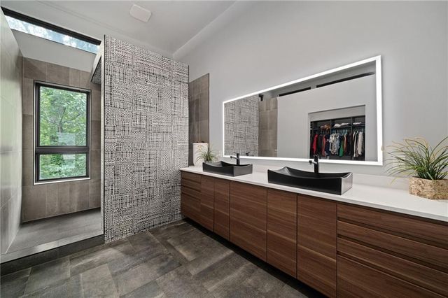 242 Valley Ridge Drive, Roswell, GA 30075