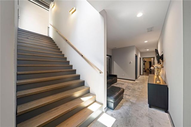 242 Valley Ridge Drive, Roswell, GA 30075