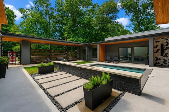 242 Valley Ridge Drive, Roswell, GA 30075