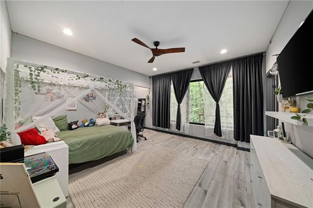 242 Valley Ridge Drive, Roswell, GA 30075
