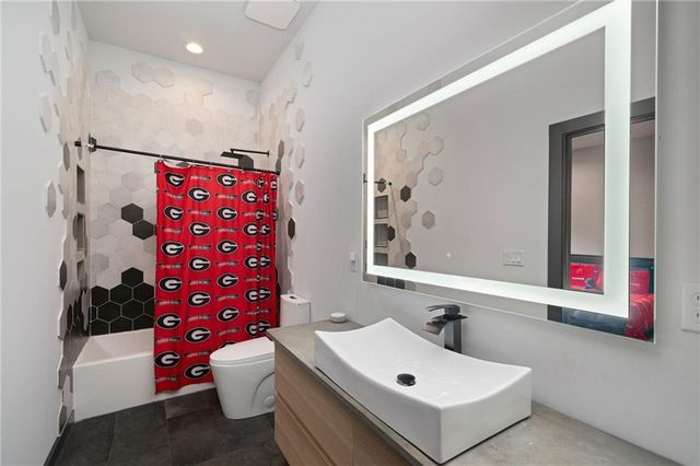 242 Valley Ridge Drive, Roswell, GA 30075