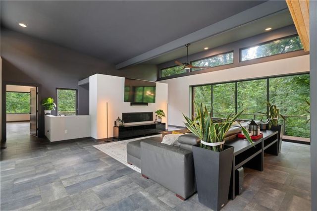 242 Valley Ridge Drive, Roswell, GA 30075