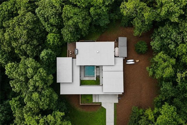 242 Valley Ridge Drive, Roswell, GA 30075