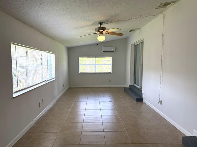 1115 Hernando Street B, Fort Pierce, FL 34949