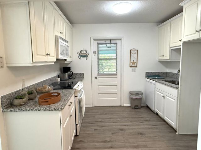 1115 Hernando Street B, Fort Pierce, FL 34949