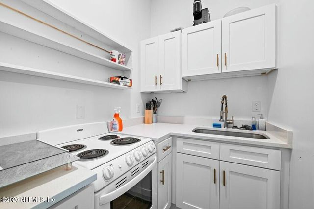 2203 COLLEGE Street, Jacksonville, FL 32204
