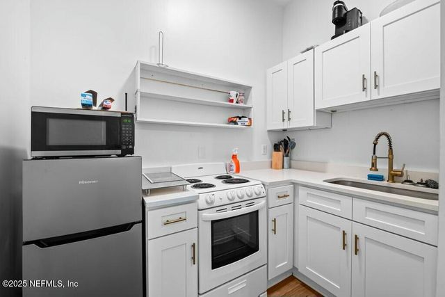 2203 COLLEGE Street, Jacksonville, FL 32204