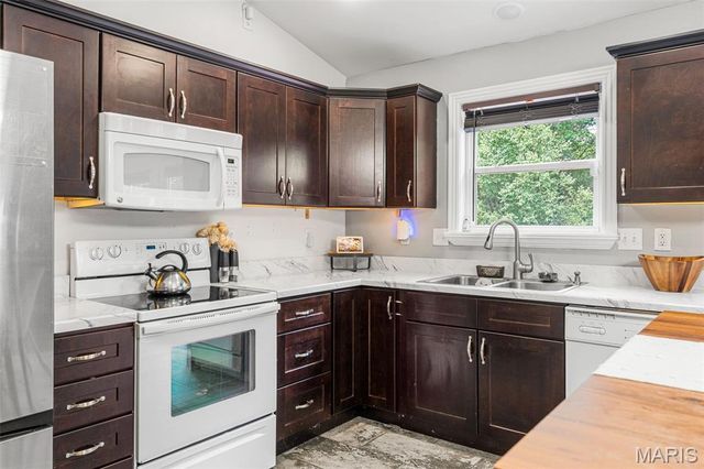127 Ezekiel Court, Hillsboro, MO 63050
