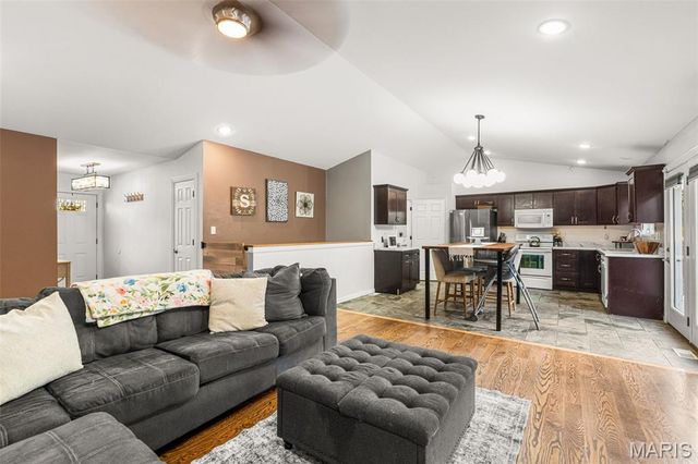 127 Ezekiel Court, Hillsboro, MO 63050