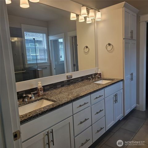 9527 Bowthorpe Street SE, Olympia, WA 98513