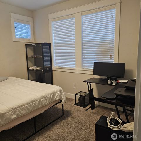 9527 Bowthorpe Street SE, Olympia, WA 98513