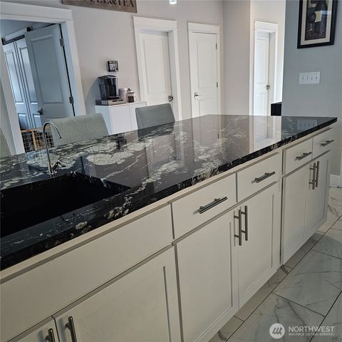 9527 Bowthorpe Street SE, Olympia, WA 98513