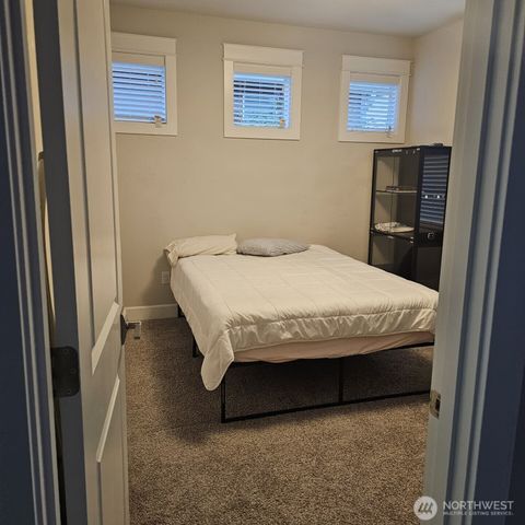 9527 Bowthorpe Street SE, Olympia, WA 98513