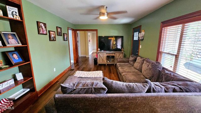 116 Barker Avenue, Wise, VA 24293