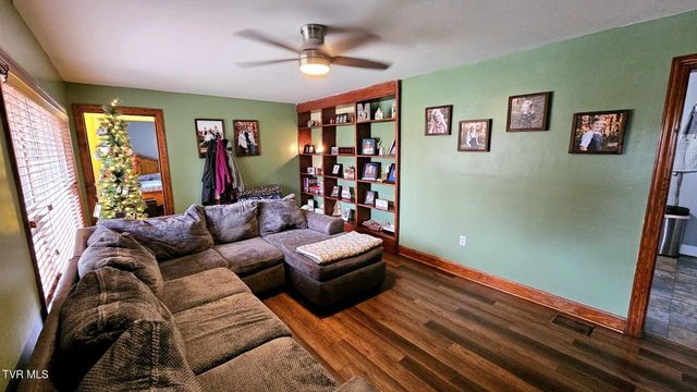 116 Barker Avenue, Wise, VA 24293