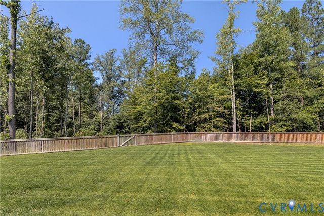 9543 Halifax Green Dr, Mechanicsville, VA 23116