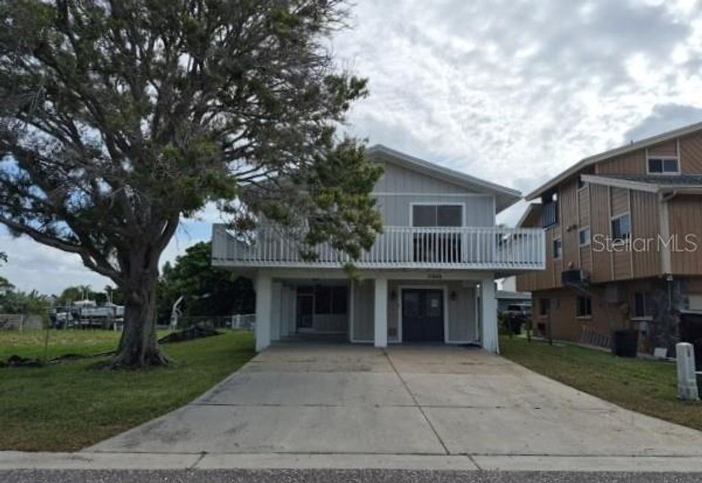 17603 1ST STREET E, St Petersburg, FL 33708