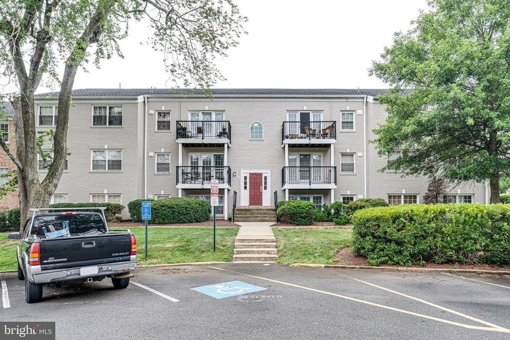 9473 FAIRFAX BLVD #104, Fairfax, VA 22031