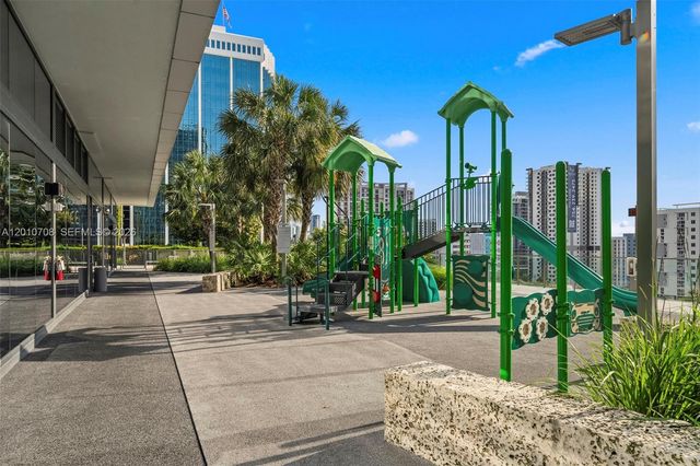 88 SW 7th Street 809, Miami, FL 33130