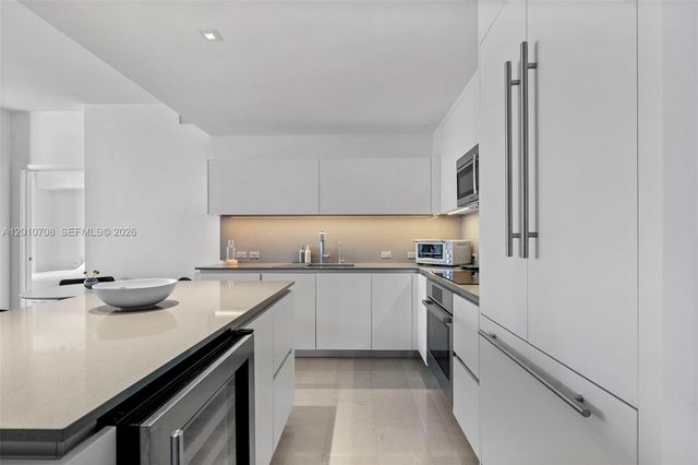 88 SW 7th Street 809, Miami, FL 33130