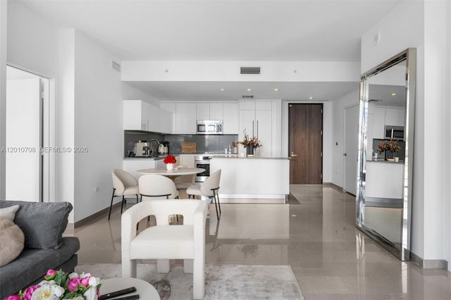 88 SW 7th Street 809, Miami, FL 33130