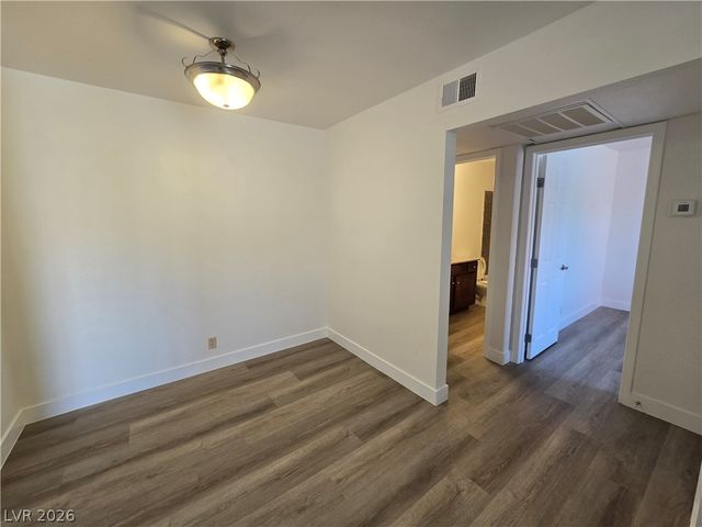 5020 Indian River Drive 430, Las Vegas, NV 89103