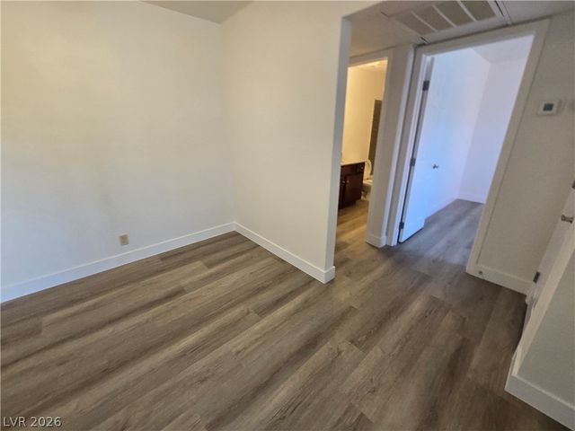 5020 Indian River Drive 430, Las Vegas, NV 89103