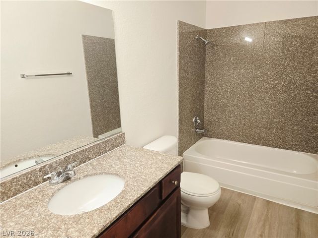 5020 Indian River Drive 430, Las Vegas, NV 89103