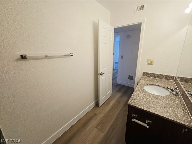 5020 Indian River Drive 430, Las Vegas, NV 89103