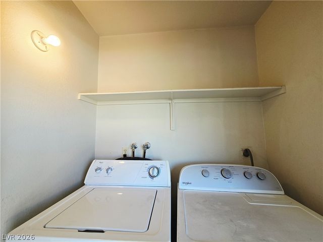 5020 Indian River Drive 430, Las Vegas, NV 89103
