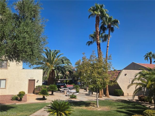 5020 Indian River Drive 430, Las Vegas, NV 89103
