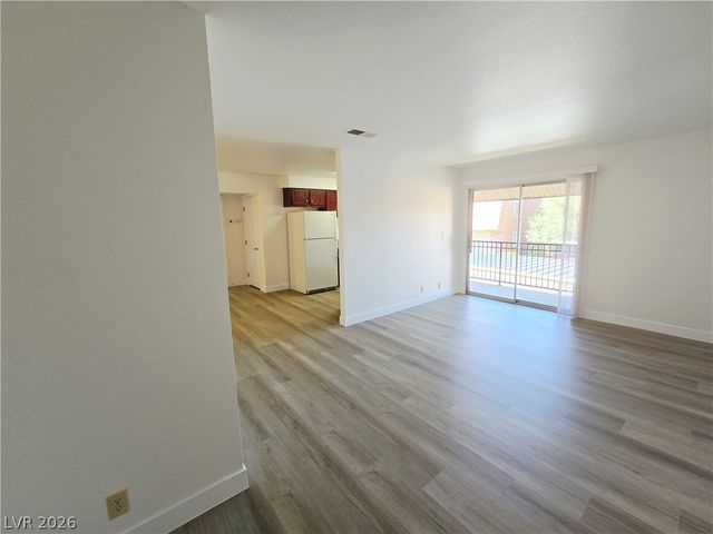 5020 Indian River Drive 430, Las Vegas, NV 89103