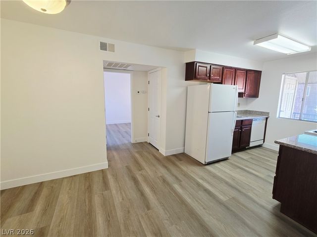 5020 Indian River Drive 430, Las Vegas, NV 89103