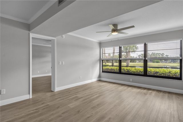 30 Plantation Drive 104, Vero Beach, FL 32966