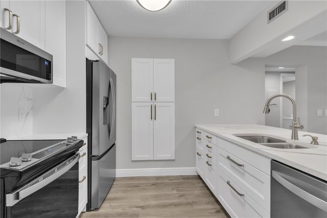 30 Plantation Drive 104, Vero Beach, FL 32966