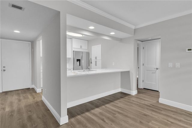 30 Plantation Drive 104, Vero Beach, FL 32966