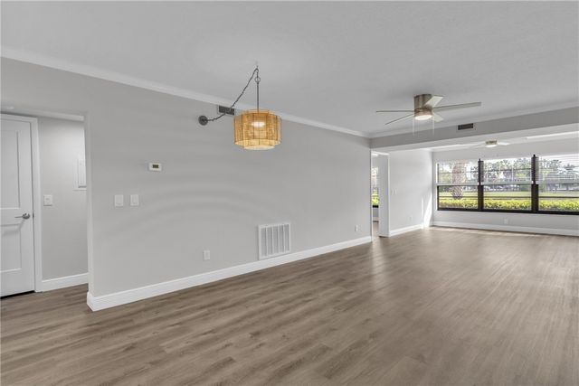 30 Plantation Drive 104, Vero Beach, FL 32966