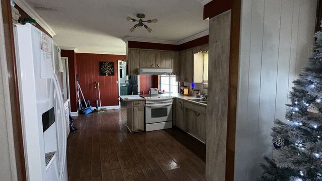 244 Old Jackson Hwy, Loretto, TN 38469