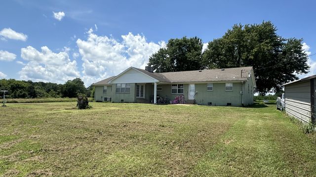 244 Old Jackson Hwy, Loretto, TN 38469