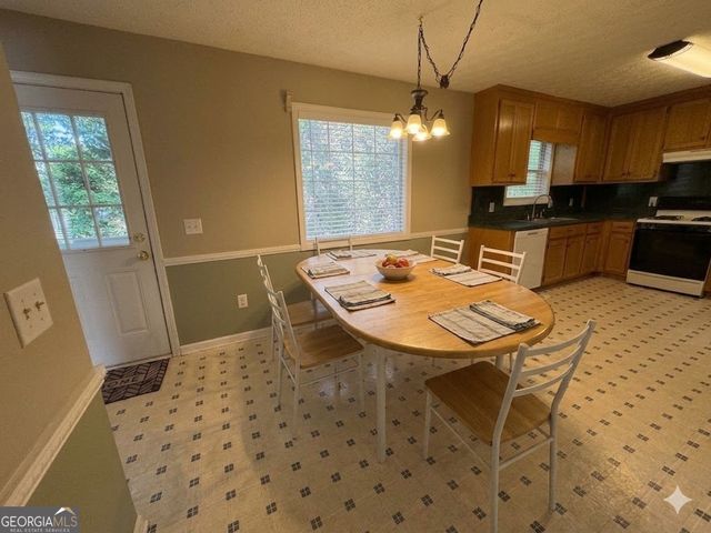 523 Cherokee Overlook Court, Canton, GA 30115